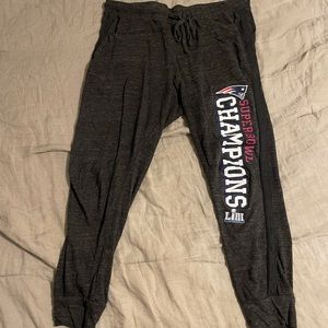 NFL Patriots Joggers Size L
